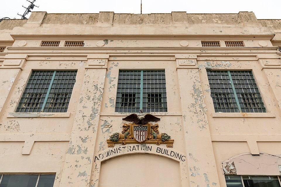 How do you plan a visit to Alcatraz?
