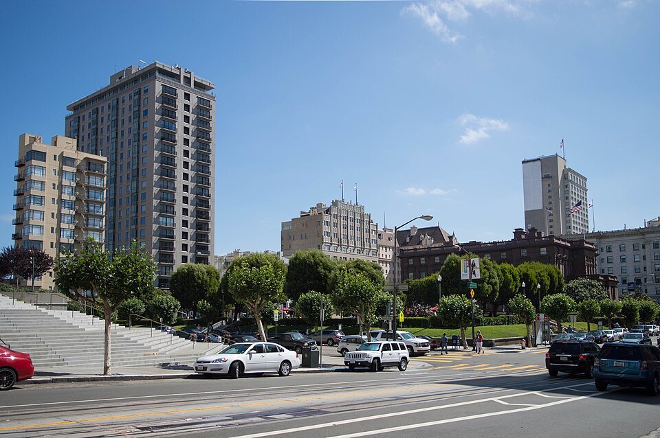Towers and hotels on the crest of Nob Hill
