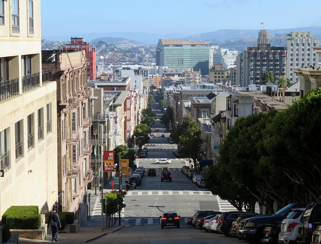 Jones Street plunging down from Nob Hill, the bay at the bottom