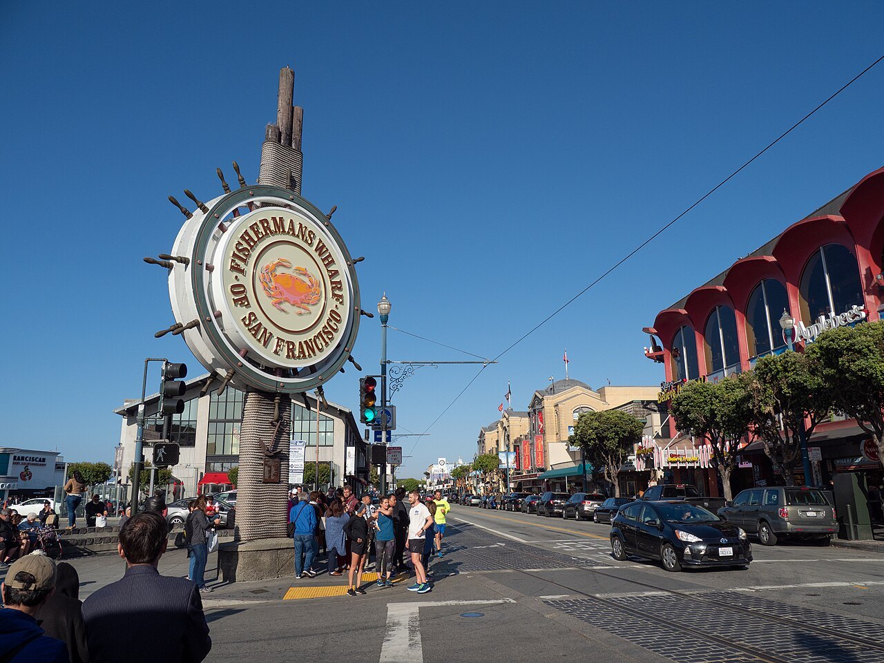 The round Fisherman's Wharf sign on Jefferson Street