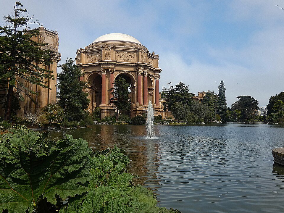 The Palace of Fine Arts' rotunda and a fountain across the lagoon